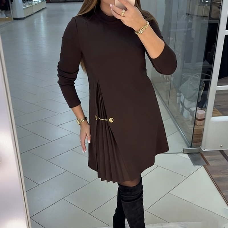 Fianna | Stylish A-Line Dress with Pleated Details and Gold Chain Accent